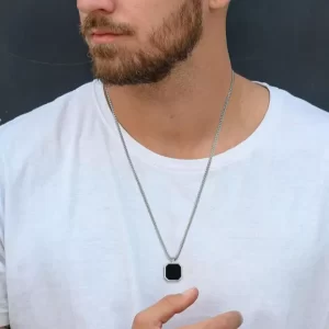 Eternal Charm Men's Pendant Chain – Sleek and Stylish